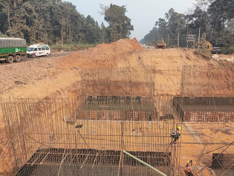 पुर्व पश्चिम राजमार्गमा धमाधम पुल बन्दै