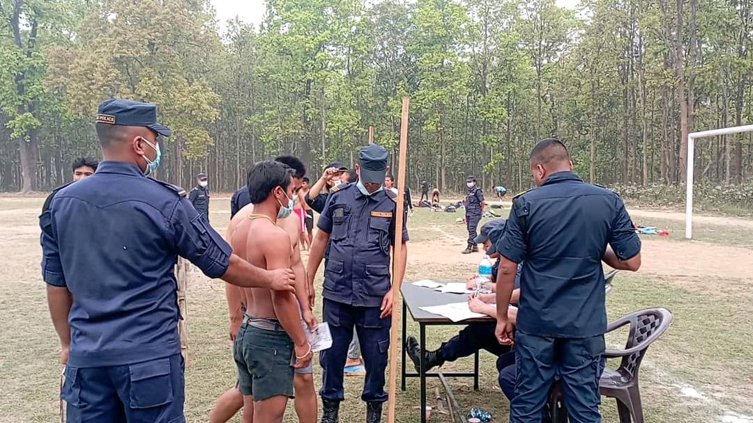 सजिलो छैन म्यादी प्रहरी बन्न (फोटो फिचर)