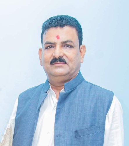 गैंडाकोटको मेयरमा उम्मेदवारी दिने युवा नेता पराजुलीको घोषणा