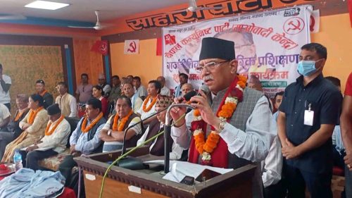 ओलीको हालत खराब हुनेवाला छ : प्रचण्ड