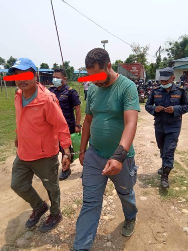 कम्पनीको आधिकारिक प्रतिनिधि बताउदै ठगी धन्दा चलाउने दुई जना अमरापुरीबाट पक्राउ