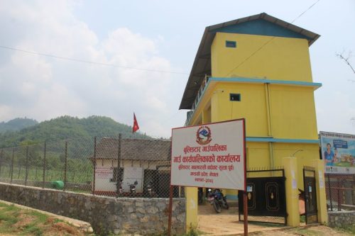 बुलिङ्गटारमा काकाद्वारा भतिजो माथि बन्चरो प्रहार : अवस्था गम्भीर