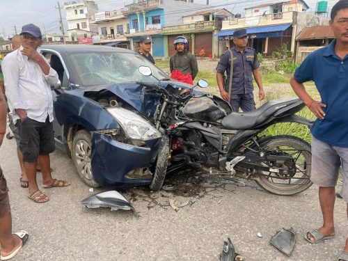 कार र मोटरसाईकल ठक्कर खादाँ कावासोतीमा एक जना घाईते