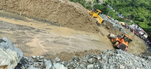 पहिरोले अवरुद्ध नारायणघाट-मुग्लिङ सडक सुचारु