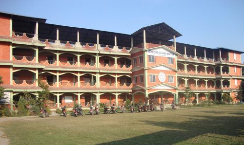 कन्या क्याम्पसमा थेगिनसक्नु विद्यार्थी