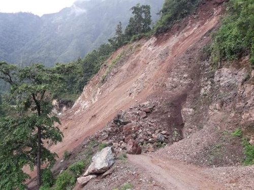 नवलपुरको पहाडी क्षेत्र सडक सम्पर्कबाट विच्छेद