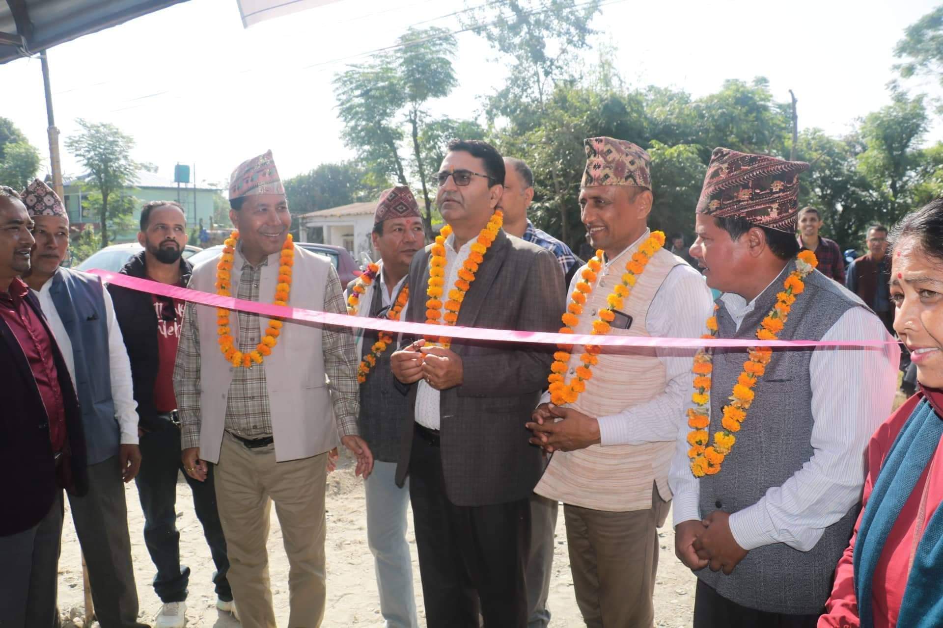 मिठा कुरामा नभुलौं,विकाश गर्नेलाई चुनौं : महामन्त्री लामिछाने