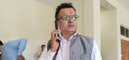 केन्द्रिय सदस्य दिनेश कोइराला सहित ७६ जनालाई कांग्रेसको कार्वाही