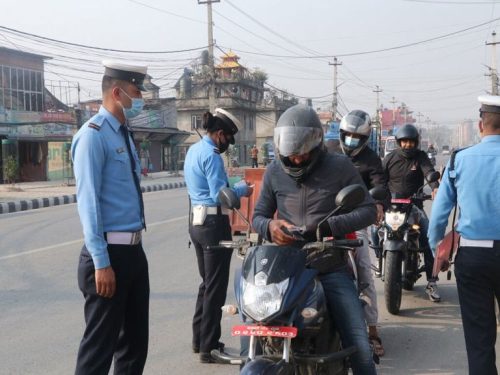 पाँच पटकभन्दा बढी सवारी नियम उल्लङ्घन गर्ने चालकको अनुमतिपत्र निलम्बन