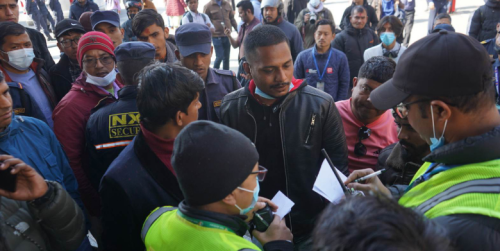 ‘३ घण्टा भइसक्यो, हाम्रो आफन्तको स्थिति भनिदिनुहोस्’