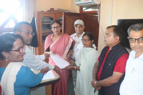 नेपाल ट्रेड यूनियन काँग्रेस नवलपुरले पाँच बुँदे मागसहित श्रम मन्त्रालयलाई ज्ञापन पत्र