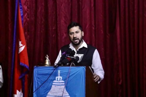 जनताको चेतनामाथि प्रश्न नगर्न ओलीलाई लामिछानेको आग्रह