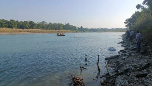 मलामी गएका पुरुष नारायणीमा डुबेर बेपत्ता
