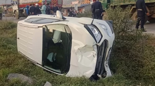 कारले स्कुटरलाई ठक्कर दिँदा  दुई विद्यार्थीको मृत्यु