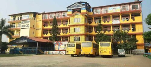 गैंडाकोटको साईनिङ स्कुलको बसले ठक्कर दिदाँ बालकको मृत्यु