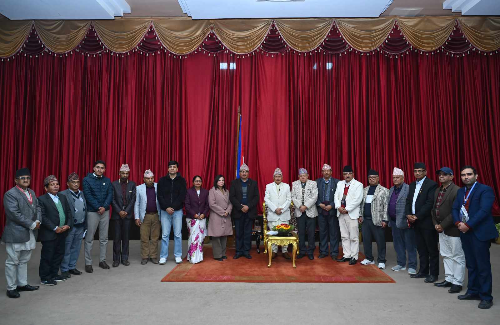 विकासका माग लिएर नवलपुरका जनप्रतिनिधि काठमाडौँमा, राष्ट्रपति देखि योजना आयोगलाई ज्ञापनपत्र