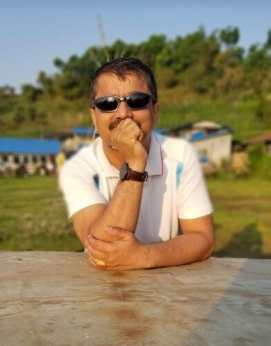 हो, हाम्रा कविताहरु वाहियात हुन् !
