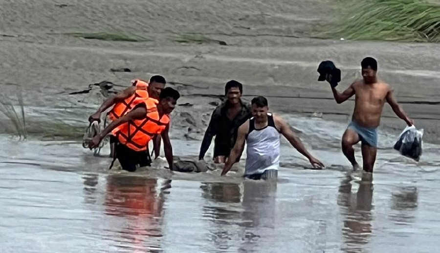 गोलाघट नजिकै नारायणीको टापुमा अर्को शव फेला, पहिचान हुन बाकी