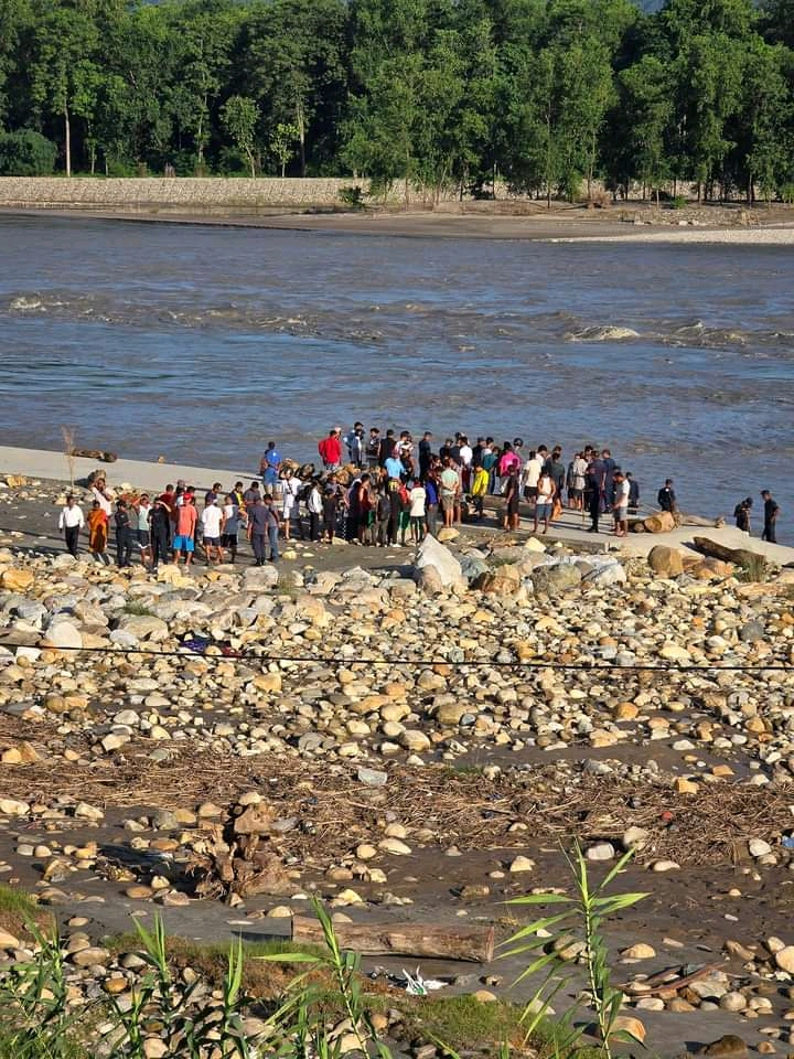 नारायणी नदि किनारमा मर्निङ वाक गरिरहेका पुरुष बाघको आक्रमणबाट घाईते