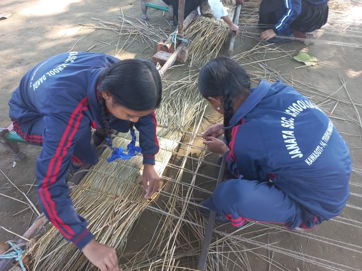 कावासोती नगर स्तरिय अन्तर विद्यालय गुन्द्री बुन्ने प्रतियोगितामा जनता मावि मगरकोट प्रथम