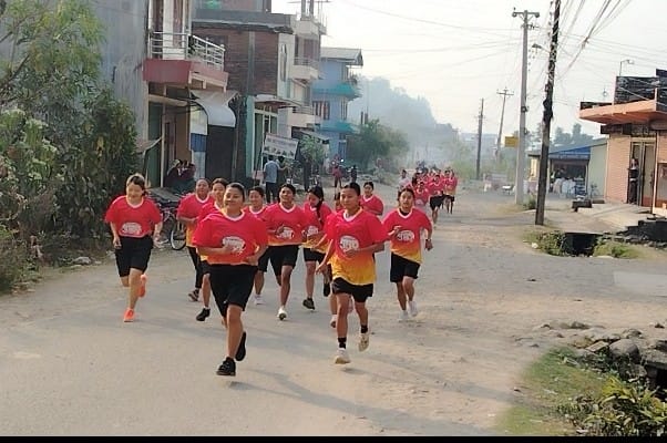 हुप्सेकोटमा अन्तर्राष्ट्रिय नारी दिवसका अवसरमा आयोजित महिला म्याराथुनमा रुपा प्रथम