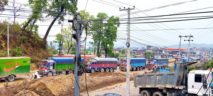 दाउन्नेको जाम खुलाउन यातायात मन्त्रीको कार्यकक्षमा सम्पन्न बैठकले निकास दिन सकेन