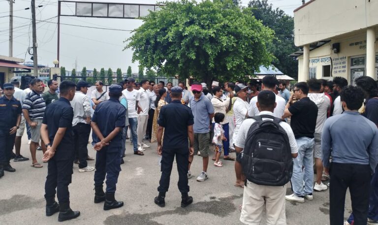 झ्यापझ्याप बिजुली काटिएपछि विद्युत् प्राधिकरण कावासोती घेराउ