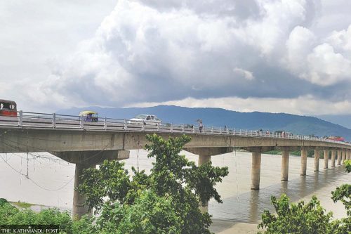 नारायणी नदीमा हाम फालेर एकै दिन दुईजना बेपत्ता