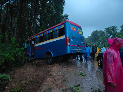 कावासोतीमा बस दुर्घटना : १५ जना घाइते ( घाईतेको विवरण सहित)