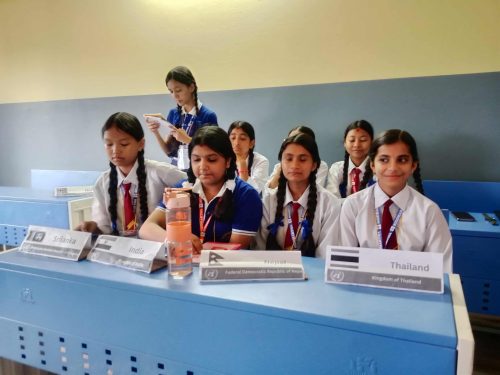 सिद्धार्थ आवासीय माध्यमिक विद्यालयमा नमुना संयुक्त राष्ट्रसंघीय बैठक सम्पन्न