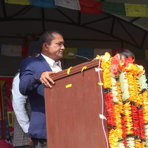 तदर्थ समिती बनाएर अधिवेशनमा जान माग गर्दै श्रेष्ठद्वारा नगरसमिति सदस्यबाट राजीनामा