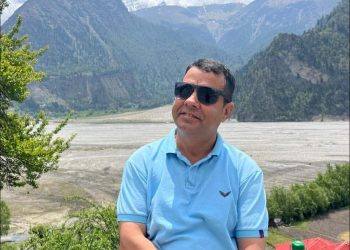 पश्चिम नवलपरासी एमालेका जिल्ला सचिव धिरज शर्माले पार्टी छोडे